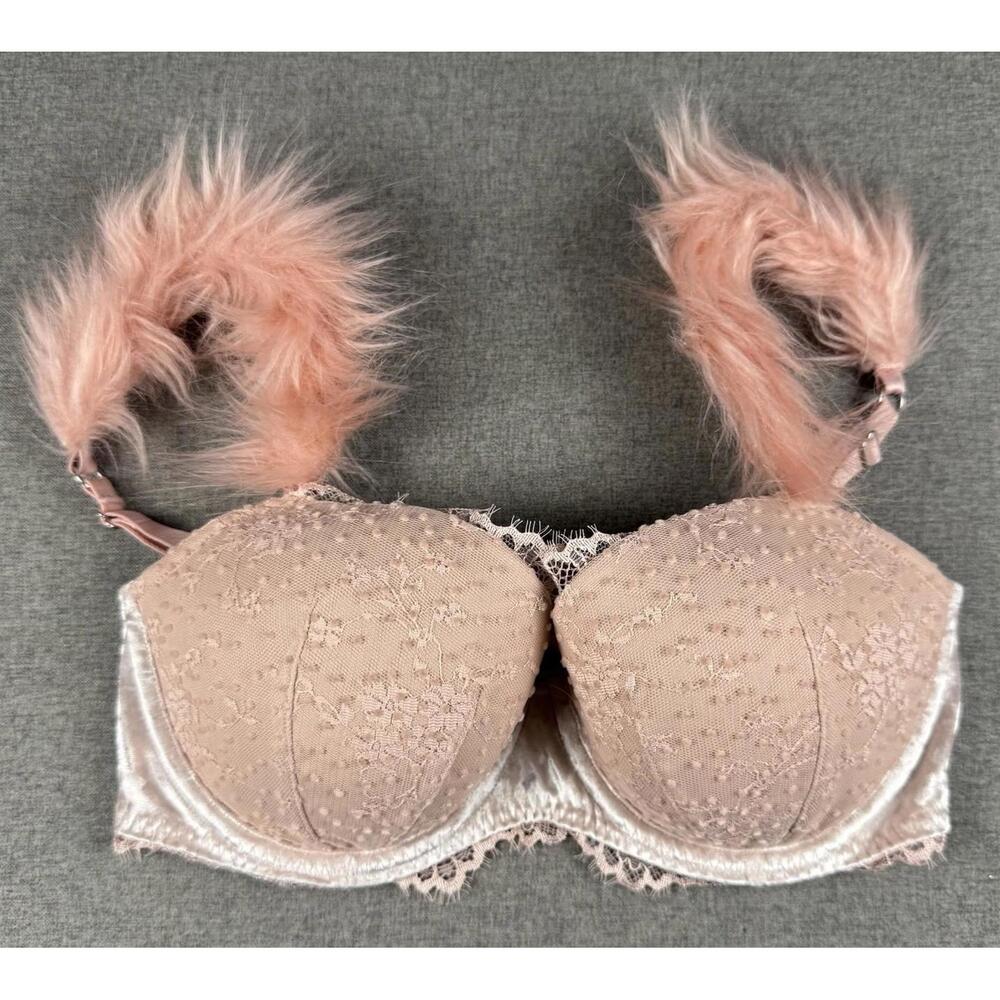 VICTORIA’S SECRET Pink lace with Velvet & Faux Fur Plunge Demi Bra 34D NWT